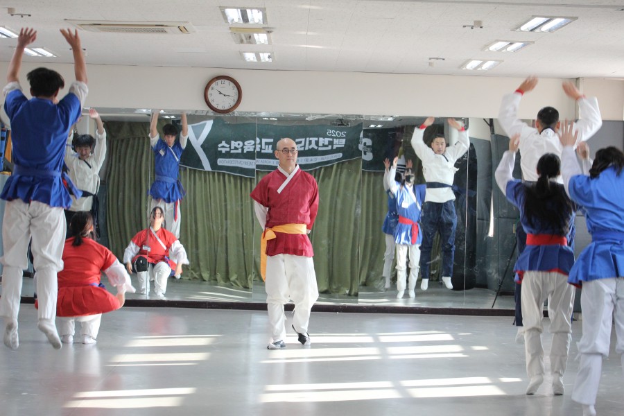 c8768b1d89300afc850bf55632de0fc6_1765933