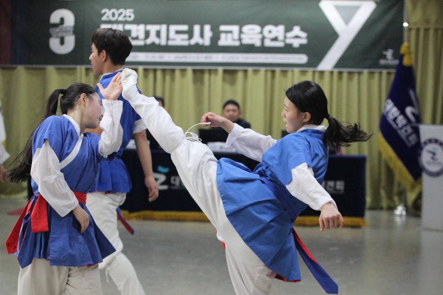 c8768b1d89300afc850bf55632de0fc6_1765933